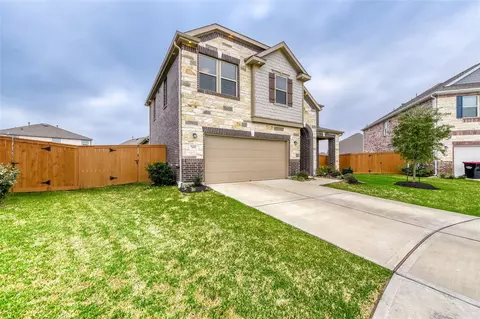 7603 Royal Oasis Ln, Cypress, TX 77433
