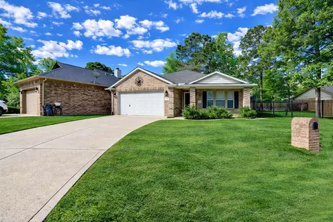 3619 Woodland Ln, Montgomery, TX 77356