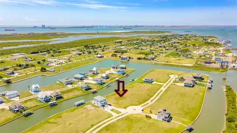 1912 Laguna Harbor Estate Blvd, Port Bolivar, TX 77650