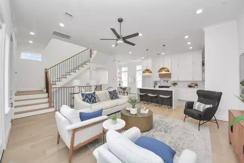 923 Fisher St #E, Houston, TX 77018