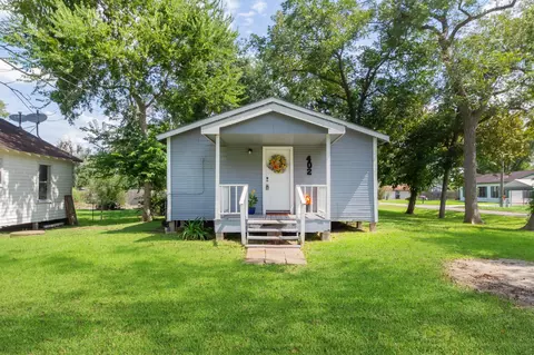 402 W Camp St, Brazoria, TX 77422