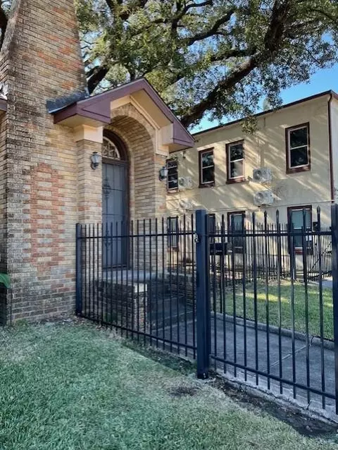 4442 Leeland St, Houston, TX 77023