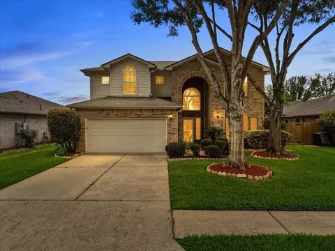 10004 Dawn Brook Dr, Pearland, TX 77584
