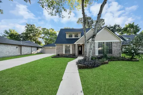 1306 Carriage Dr, Richmond, TX 77406