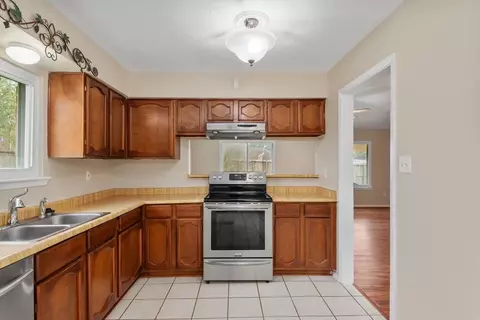 Kitchen - 5822 Fallengate Dr, Spring, TX 77373 photo 2 of 4