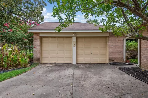 Exterior - 5822 Fallengate Dr, Spring, TX 77373 photo 3 of 5