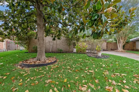 Exterior - 5822 Fallengate Dr, Spring, TX 77373 photo 2 of 5