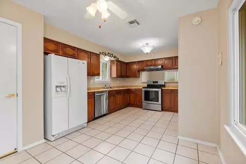Kitchen - 5822 Fallengate Dr, Spring, TX 77373 photo 4 of 4