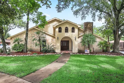 2620 Dow Cir, Deer Park, TX 77536