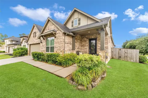 561 Rolling Brook Ln, Pinehurst, TX 77362
