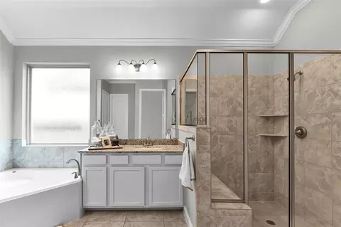 Bath - 561 Rolling Brook Ln, Pinehurst, TX 77362 photo 2 of 7