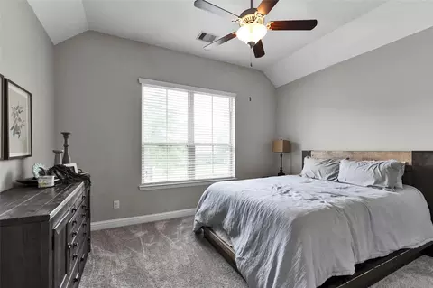 Bedroom - 561 Rolling Brook Ln, Pinehurst, TX 77362 photo 3 of 5