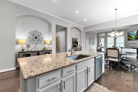 Kitchen - 561 Rolling Brook Ln, Pinehurst, TX 77362 photo 4 of 5
