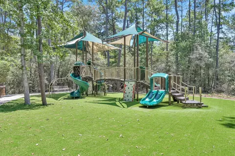 View/Area - 561 Rolling Brook Ln, Pinehurst, TX 77362 photo 6 of 7