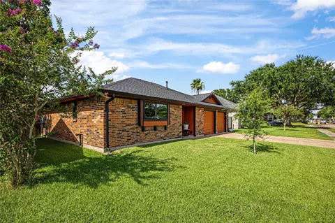 Exterior - 5923 Dee Dr, Pasadena, TX 77505 photo 3 of 6