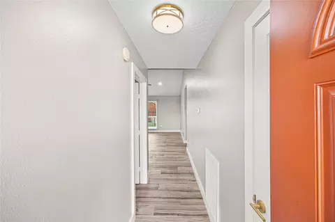 Entry Way - 5923 Dee Dr, Pasadena, TX 77505 photo 1 of 2