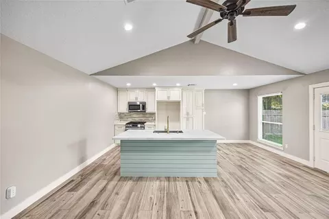 Entry Way - 5923 Dee Dr, Pasadena, TX 77505 photo 2 of 2