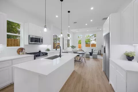 3107 Stonewall St, Houston, TX 77020