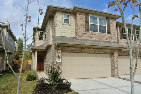 1742 Parkside Shores Ln, Crosby, TX 77532
