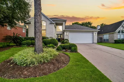 6702 Springcrest Dr, Sugar Land, TX 77479