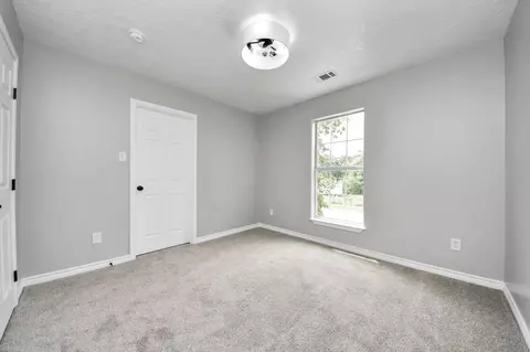 Bedroom - 1105 E Kyle Rd, Clute, TX 77531 photo 7 of 8