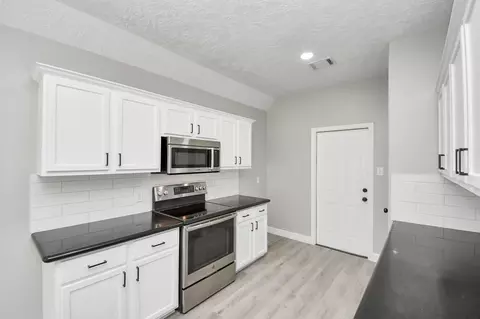 Other - 1105 E Kyle Rd, Clute, TX 77531 photo 3 of 7