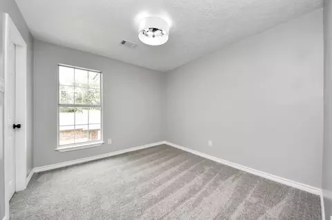 Bedroom - 1105 E Kyle Rd, Clute, TX 77531 photo 5 of 8