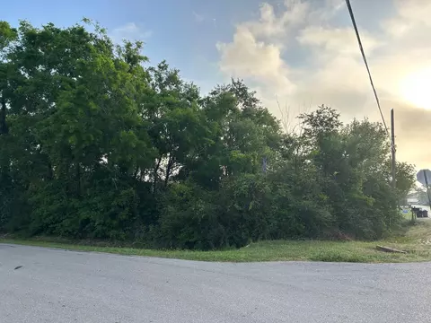 300 Block Fairfield, Shoreacres, TX 77571