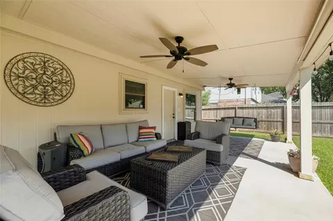 Exterior - 21814 Long Castle Dr, Spring, TX 77388 photo 4 of 9