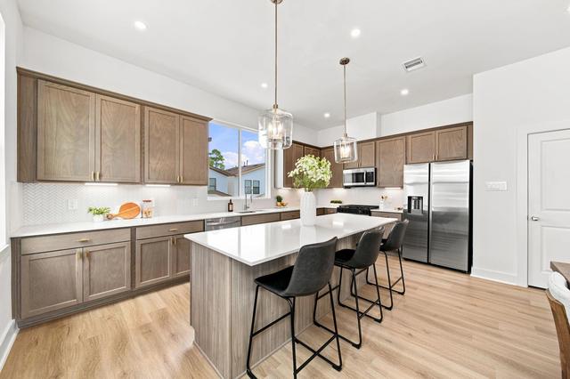 1648 W Tidwell Rd, Houston, TX 77091