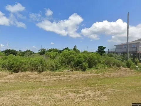 2003 Anderson Ave, Port Bolivar, TX 77650