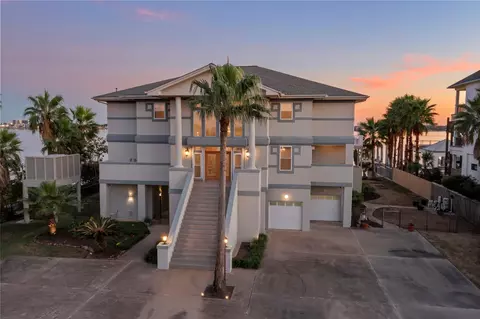 7123 Broadway St, Galveston, TX 77554