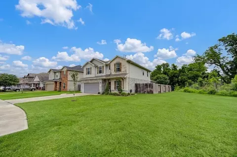 5323 Rivers Edge Dr, Richmond, TX 77469