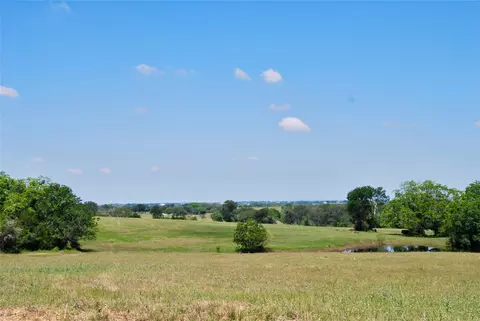 1048 Muehr Rd, Weimar, TX 78962