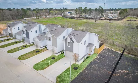 2709 Discovery Trails Ct, Conroe, TX 77301