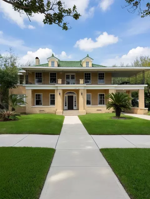 2149 Lakeshore Dr, Port Arthur, TX 77640