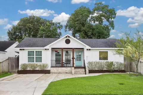 4711 Edison St, Houston, TX 77009