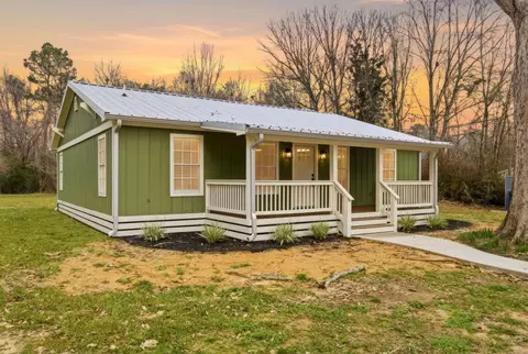 2340 Blue Jay Dr, Kountze, TX 77625