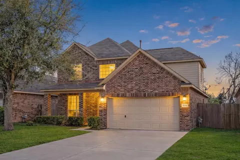 8530 E Highlands Xing, Highlands, TX 77562