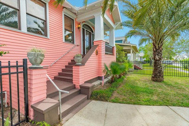 3911 Avenue R 12, Galveston, TX 77550