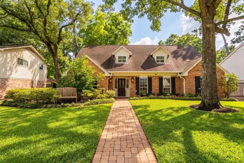 13727 Kingsride Ln, Houston, TX 77079