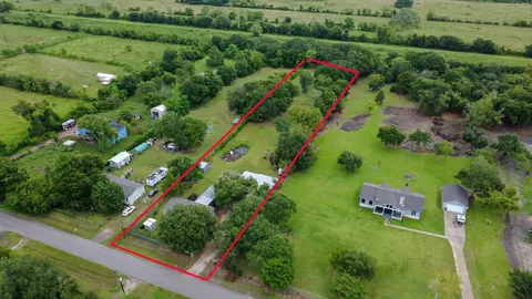 5027 Farmer Rd, Alvin, TX 77511