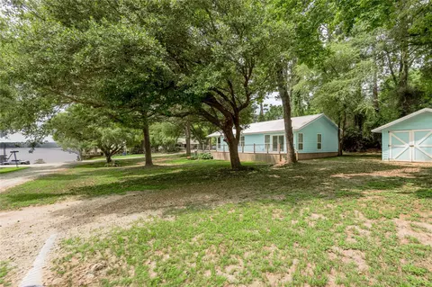 Exterior - 110 N Bailey St, Trinity, TX 75862 photo 9 of 10
