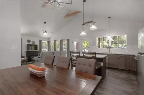 Dining - 110 N Bailey St, Trinity, TX 75862 photo 3 of 3