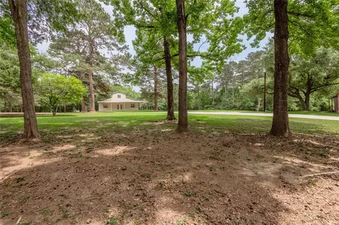 Exterior - 110 N Bailey St, Trinity, TX 75862 photo 8 of 10