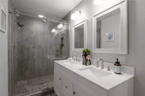 Bath - 110 N Bailey St, Trinity, TX 75862 photo 1 of 1