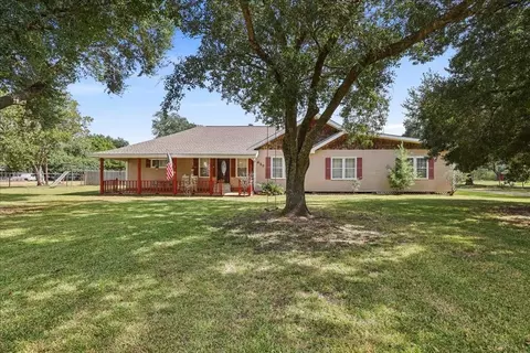 410 N Broadway St, China, TX 77613