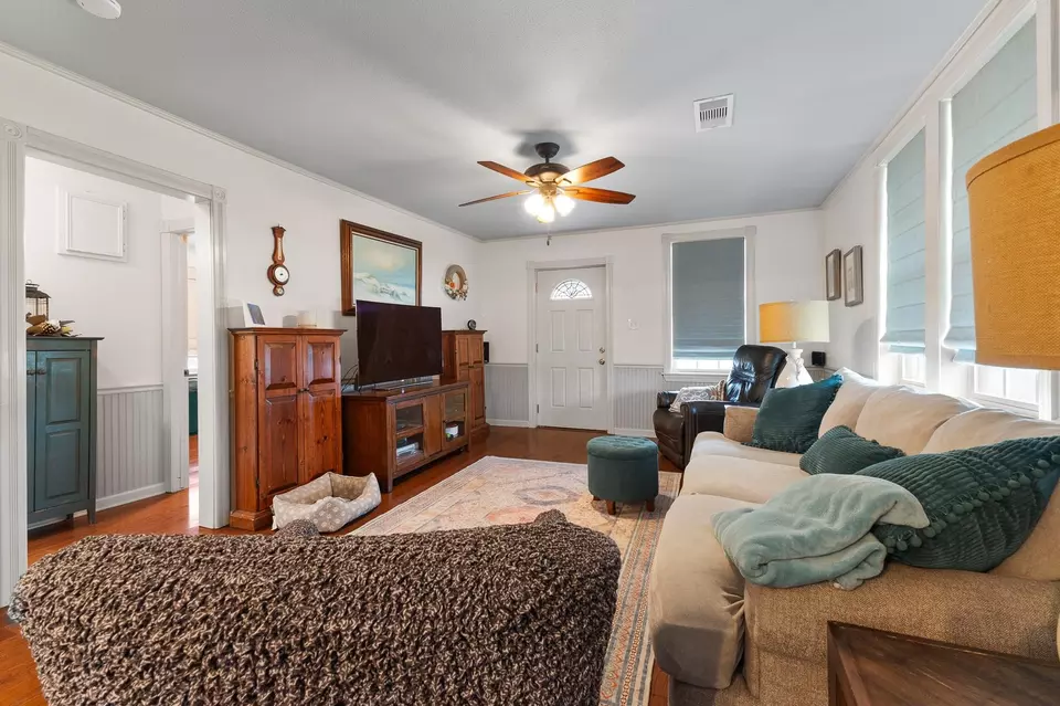 Living - 2120 73rd St, Galveston, TX 77551 photo 2 of 3