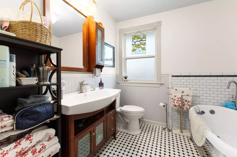 Bath - 2120 73rd St, Galveston, TX 77551 photo 1 of 4