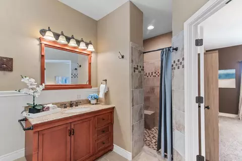 Bath - 16144 Firetower Rd, Conroe, TX 77306 photo 2 of 4